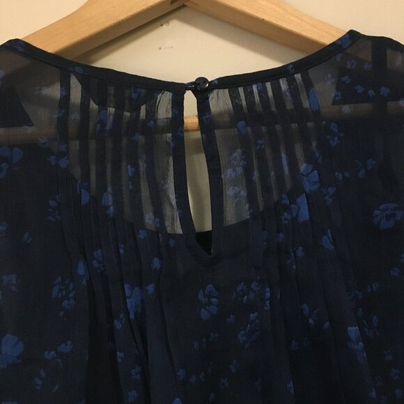 Denver Hayes Floral Pintuck Sleeveless Blouse With Built In Camisole - Picture 14 of 15